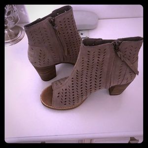 Toms - open toe sandal